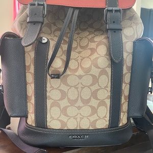 Coach Backpack in amazing condition. Barley used it.